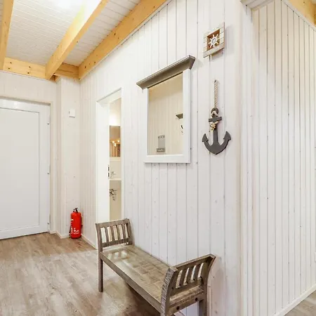 Vakantiehuis Stunning In Ostseeresort With Sauna